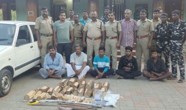 பொள்ளாச்சி டாப்சிலிப் வனப்பகுதியில் சந்தன மரங்களை வெட்டி கடத்த முயன்ற 5 பேர் கைது