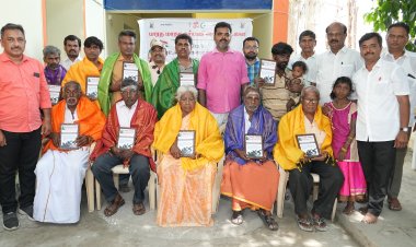 கோவையில் பாரத மாதா நற்பணி அறக்கட்டளை சார்பில் விருது மற்றும் உழைப்பாளர் தின விழா