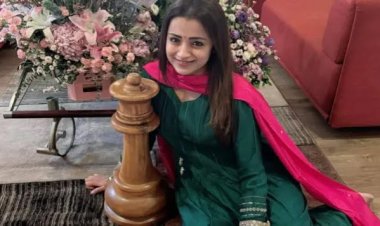 திரையுலகில் 20 ஆண்டுகளாக அசைக்க முடியாத சிம்மாசனத்தில் அமர்ந்திருக்கும் திரிஷா, படப்பிடிப்புகளுக்கு நடுவே ஓய்வெடுக்கும் தனது சென்னை வீட்டின் ரம்மியமான காட்சிகளைப் பகிர்வதில் ஆர்வம் காட்டுவது வழக்கம். அவர் வெளியிடும் ஒவ்வொரு புகைப்படமும், ரசிகர்களை ஆச்சரியப்பட வைக்கிறது. Photograph: (Instagram/ trishakrishnan....