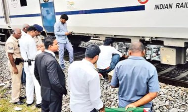 சக்கரத்தில் நாய் சிக்கியதால் சென்னை வந்தே பாரத் ரெயில் நடுவழியில் நிறுத்தம்