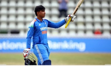 யு-19 தொடரில் வரலாறு படைத்த 14 வயது வைபவ் சூரியவன்ஷி!