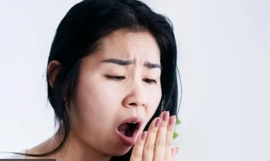 வாய் துர்நாற்றத்தை தவிர்ப்பது எப்படி? தினசரி எத்தனை முறை, எவ்வளவு நேரம் பல் துலக்க வேண்டும்