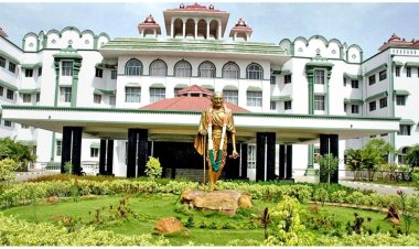 அனுமதி பெற்றது குடோனுக்கு, கட்டியது மண்டபம்: அதிமுக நிர்வாகியின் திருமண மண்டபத்தை இடிக்க ஐகோர்ட் உத்தரவு