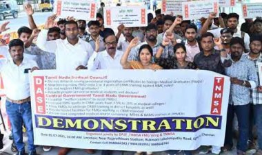 இந்தியாவில் டாக்டராக பதிவு செய்வதில் சிக்கல்: வெளிநாட்டில் மருத்துவம் படித்த டாக்டர்கள் போராட்டம்