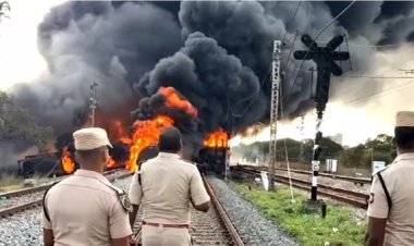 திருவள்ளூரில் சரக்கு ரெயிலில் தீயால் அரக்கோணத்தில் 15 ரெயில்கள் நிறுத்தம்