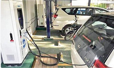 தமிழகத்தில் விரைவில் மின்சார ஆட்டோ, டாக்ஸி வாகனங்களுக்கு 500 இடங்களில் பேட்டரி மாற்று, ‘சார்ஜிங்’ மையங்கள்