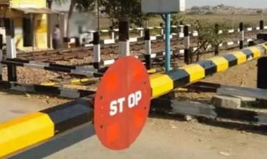 ரெயிலை நிறுத்தி கேட்டை மூடிய லோகோ பைலட்: அலட்சியமாக இருந்த கேட் கீப்பர் பணியிடை நீக்கம்