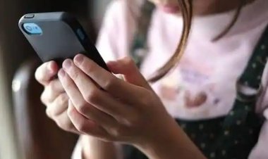 மொபைல் போன்'களில் மூழ்கும் குழந்தைகளுக்கு ஆபத்து!