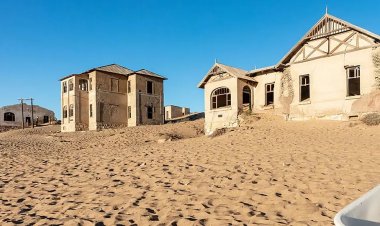 நமீபியா: ஒரு காலத்தில் செல்வ, செழிப்புடன் இருந்த 'வைர நகரம்'; இன்று மணலில் புதைந்தது எப்படி?