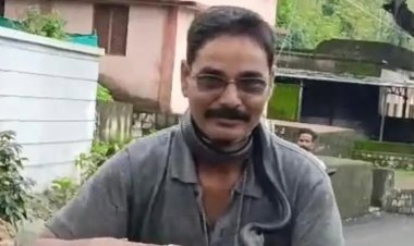 பாம்பை பிடித்து மாலை போல கழுத்தில் சுற்றியிருந்த நபர் - அதனிடமே கடிபட்டு இறந்த அவலம்