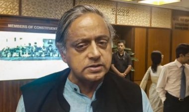 டிஆர்எஃப் குறித்த அமெரிக்க அறிவிப்பு இந்தியாவுடனான கருத்து இடைவெளியை குறைக்கும்: சசி தரூர்