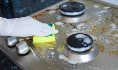 கேஸ் ஸ்டவ் மேலே எண்ணெய் பிசுக்கு; 2 ஸ்பூன் கோதுமை போதும்… ஈசியா இப்படி கிளீன் பண்ணுங்க!