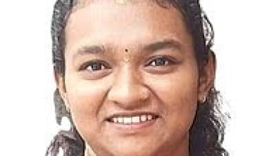 பிரதமரின் பயிற்சித் திட்டத்தில் அதியமான் கல்லூரி மாணவி தோ்வு