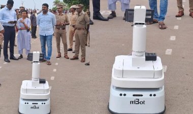 புதுவை கடற்கரை ரோந்து பணியில் முதல்முறையாக ரோபோ!