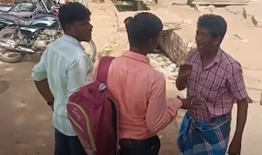 திருச்சி வங்கியின் பார்க்கிங் ஏரியாவில்..