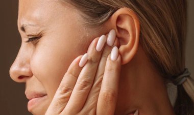 காதுகளில் இருக்கும் மெழுகை வலி இல்லாமல் நீக்க பட்ஸை பயன்படுத்தலாமா..? மருத்துவர் கூறும் அட்வைஸ கேளுங்க!!