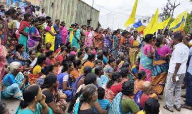 கும்மிடிப்பூண்டி சிறுமி விவகாரம்: பாமக, புரட்சி பாரதம் கட்சியினர் காவல் நிலைய முற்றுகை போராட்டம்