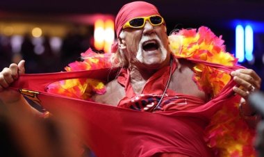 WWE மல்யுத்த வீரர் ஹல்க் ஹோகன் மாரடைப்பால் காலமானார்