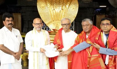 திருப்பதி ஏழுமலையானுக்கு ரூ.3 கோடி வீடு, ரூ.66 லட்சம் சேமிப்பு: ஐஆர்எஸ் அதிகாரியின் உயில் ஒப்படைப்பு