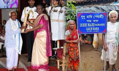 பத்மஸ்ரீ விருதை பாதுகாப்பாக வைக்க கூட இடம் இல்லை'' - ஒழுகும் கூரை, வறுமையில் வாடும் துக்கு மாஜ்ஹி