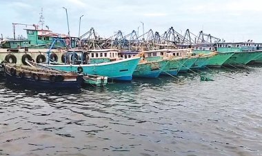 ராமநாதபுரம் மாவட்டத்தில் கடலுக்கு செல்ல தடை- ரூ.5 கோடி மீன் வர்த்தகம் பாதிப்பு