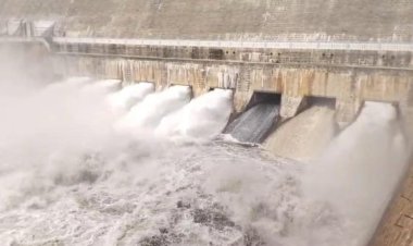 100 அடியை எட்டியது பவானிசாகர் அணை: உபரி நீர் திறப்பால் வெள்ள அபாய எச்சரிக்கை