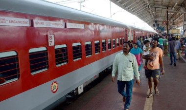 10 நிமிடம் நிறுத்தப்படும் நிலையங்களில் ரயில் கழிப்பறையை சுத்தம் செய்ய உத்தரவு