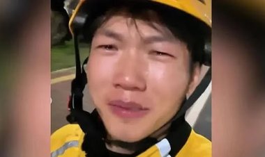 ஒரு நாயை போல ???? .. காண்போரை கண்கலங்க வைத்த உணவு டெலிவரி ஊழியரின் கதறி அழும் வீடியோ !