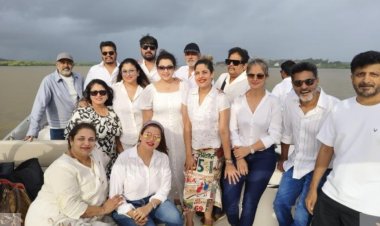 கோவாவில் குவிந்த 90’ஸ் நட்சத்திரங்கள்