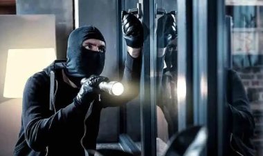 நெல்லை: திருடிய நகையை மீண்டும் வீட்டில் வைத்த திருடன்.. என்ன காரணம்? மு.பூபாலன் & அ.பாலாஜி