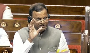 நாடு முழுவதும் உள்ள வங்கிகளில் உரிமை கோரப்படாத தொகை ரூ.67 ஆயிரம் கோடி: நாடாளுமன்றத்தில் அமைச்சர் தகவல்