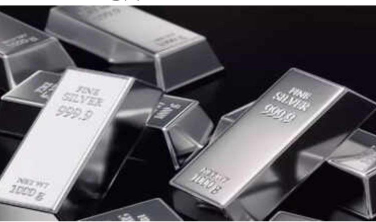 ஒரே மாதத்தில் 8% விலை உயர்ந்த வெள்ளி விலை... தங்கத்தை விட அதிக வருமானம் தந்த வெள்ளி...