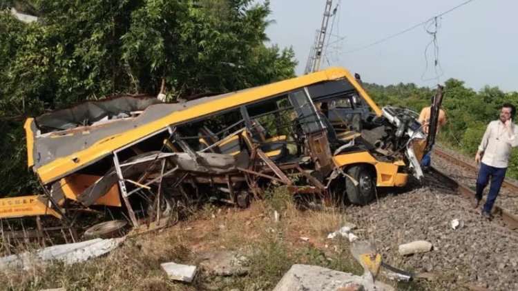 இரு குழந்தைகளையும் இழந்து விட்டேன்" - கடலூர் பள்ளி வேன் மீது ரயில் மோதிய விபத்தில் குழந்தைகளை பறிகொடுத்த தந்தை வேதனை