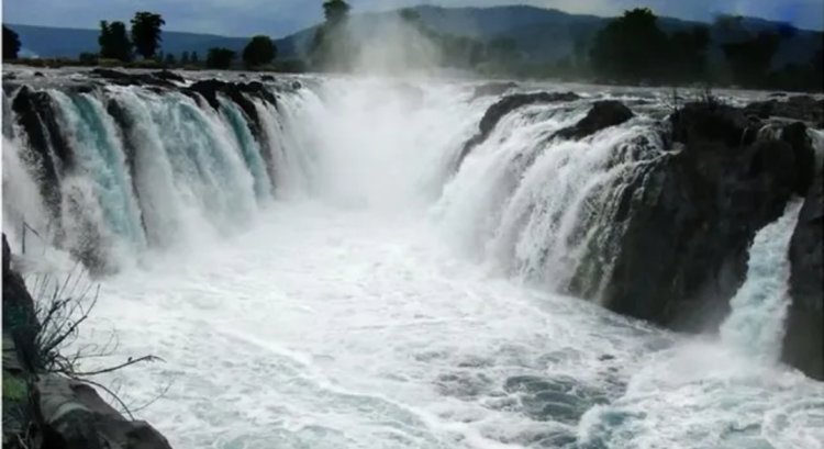 ஒகேனக்கல் காவிரி ஆற்றில் நீர்வரத்து குறைவு: 17 வது நாளாக தடை நீடிப்பு