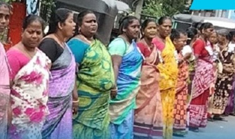 சென்னை மாநகராட்சியில் தனியார்மயத்தை கண்டித்து தூய்மை பணியாளர்கள் 68 இடங்களில் மனித சங்கிலி போராட்டம்