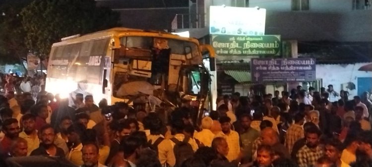 கோவை சின்னியம்பாளையத்தில் கோர விபத்து