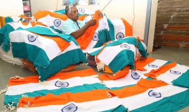 சுதந்திர தினத்தையொட்டி திருப்பூரில் தேசிய கொடிகள் தயாரிப்பு பணிகள் தீவிரம்