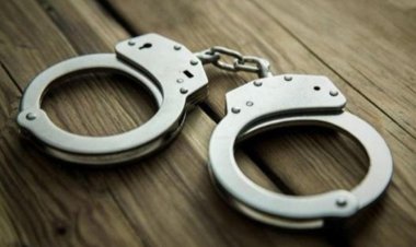 ​போலி தங்க நகைகளை அடமானம் வைத்து ரூ.10.76 லட்​சம் மோசடி செய்த தம்​பதி கைது