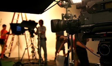 ஊதிய உயர்வு கோரிக்கைக்கு எதிர்ப்பு: புதிய தொழிலாளர்களுடன் பணிபுரிய தெலுங்கு தயாரிப்பாளர்கள் முடிவு