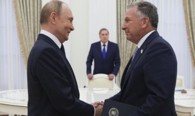 உக்ரைனுடனான அமைதி ஒப்பந்த கெடு முடிவடையும் சூழலில் ட்ரம்பின் சிறப்பு தூதர் - புதினுடன் சந்திப்பு