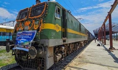 1,400 டன் சிமென்ட் மூட்டைகளுடன் செனாப், ஆஞ்சி பாலங்களை கடந்து முதல் சரக்கு ரயில் காஷ்மீர் சென்றது