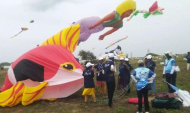 4 - வது சர்வதேச காத்தாடி திருவிழா.. அமைச்சர்கள் துவக்கி வைப்பு