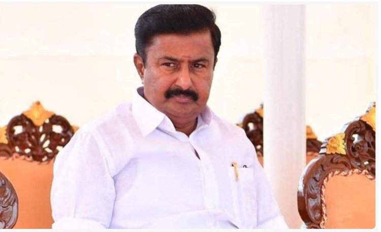 அண்ணா, கருணாநிதி நினைவிடங்களில் அமைச்சர் சாமிநாதன் ஆய்வு: பணிகளை விரைந்து முடிக்க அறிவுறுத்தல்