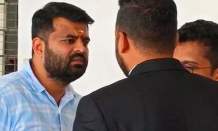 பிரஜ்வல் ரேவண்ணாவுக்கு சிறையில் ரூ.540 சம்பளம்.. மாதத்திற்கு 2 முறை சிக்கன், மட்டன்!