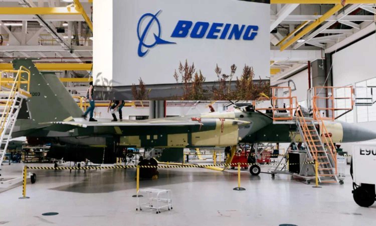 போயிங் நிறுவனத்தில் போர் விமானங்களை தயாரிக்கும் ஊழியர்கள் வேலை நிறுத்தம்
