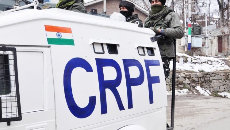 ஜம்மு காஷ்மீரில் சிஆர்பிஎப் வீரர்கள் சென்ற வாகனம் விபத்து: 3 பேர் பலி; பலர் காயம்