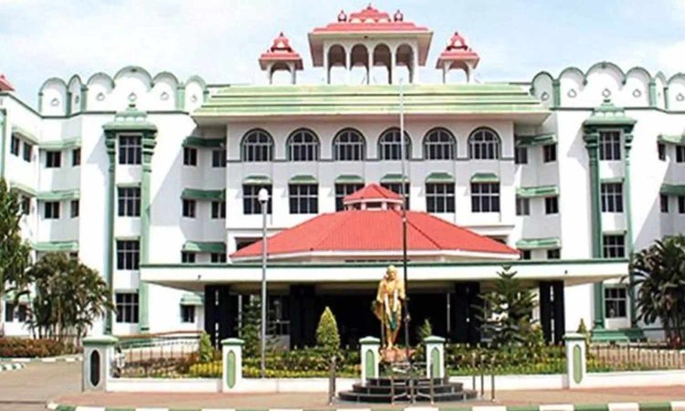 சட்டவிரோத மது விற்பனை: உரிய நடவடிக்கை எடுக்க மதுவிலக்கு உதவி கமிஷனருக்கு ஐகோர்ட் உத்தரவு