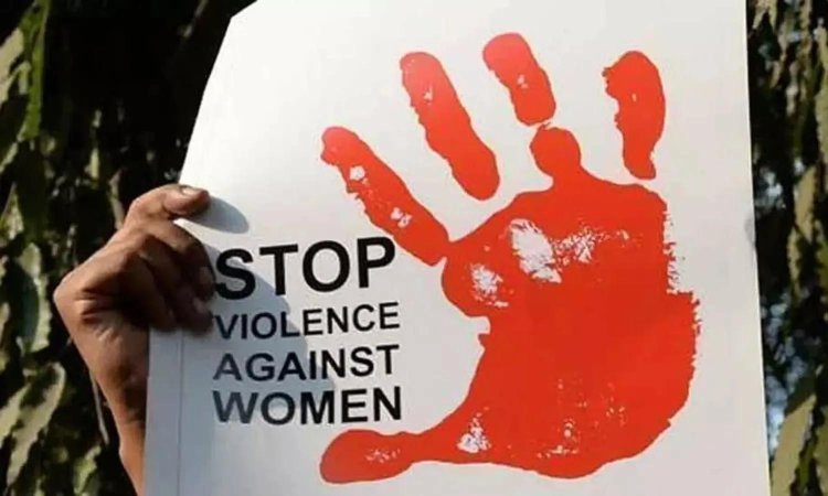 சிகிச்சைக்கு வந்த இளம்பெண்ணுக்கு பாலியல் தொல்லை கொடுத்த 75 வயது டாக்டர்