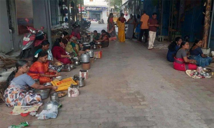 ஆடி கடைசி செவ்வாய்: அம்மன் கோவில்களில் பொங்கலிட்டு, கொழுக்கட்டை, கூழ் படைத்து சிறப்பு வழிபாடு