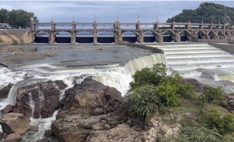 மேட்டூருக்கு நீர்வரத்து 9,263 கனஅடியாக சரிவு